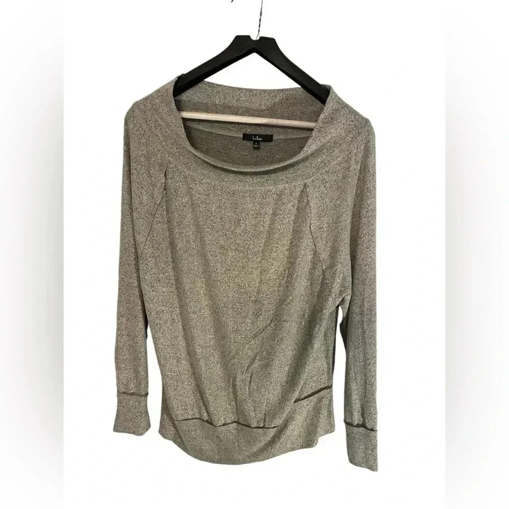 NWT. Women’s Lulus casual boatneck black and white blouse. Size Medium.